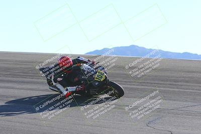 media/Nov-17-2024-CVMA (Sun) [[1fec520723]]/Race 11-Amateur Supersport Open/